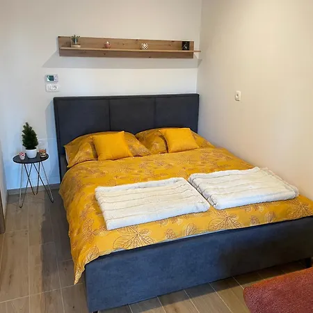 Apartment & Studio Forest Paradise Cerkno Exterior photo