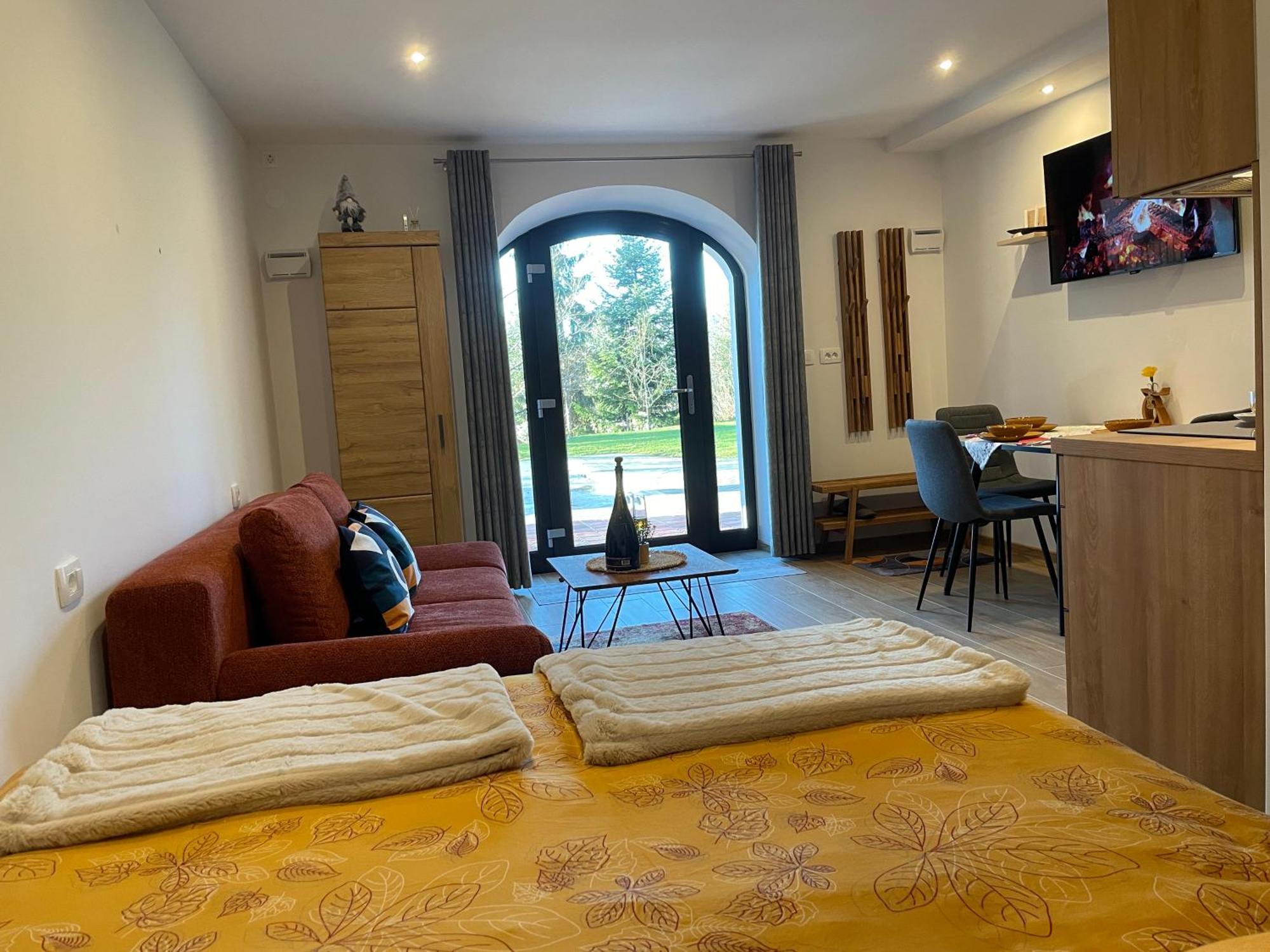 Apartment & Forest Paradise *
